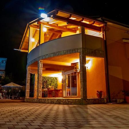 Villa Anita Пула Екстериор снимка