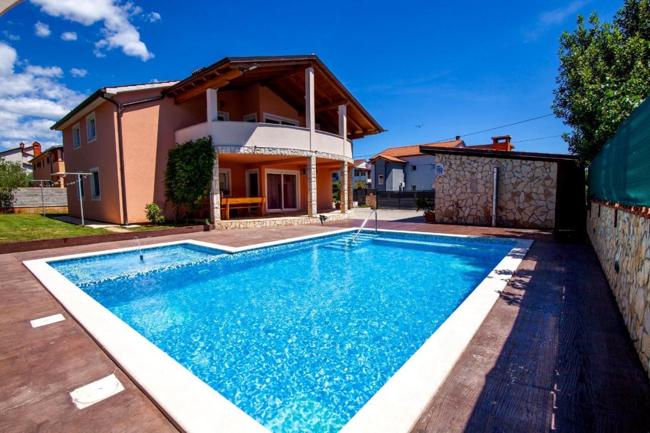 Villa Anita Пула Екстериор снимка
